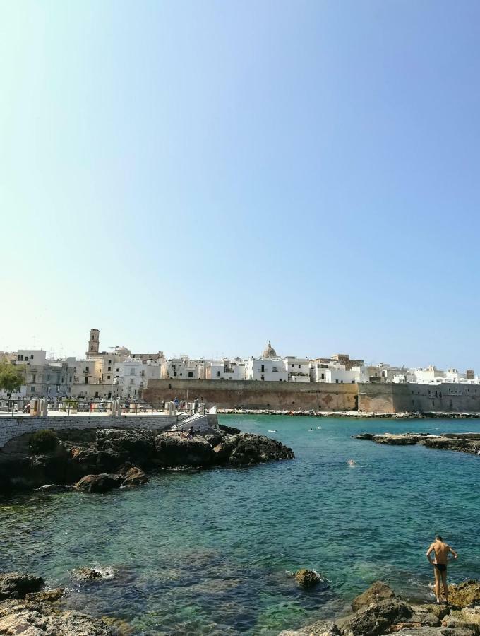 La Casetta Vico San Leonardo Monopoli Exterior foto